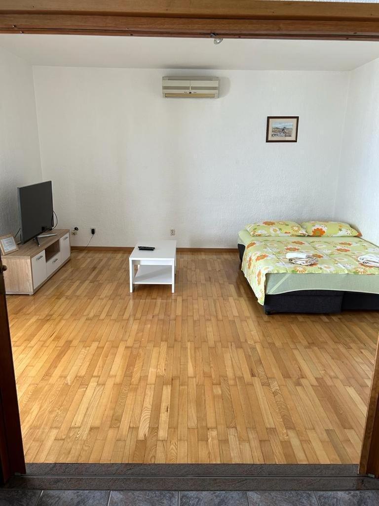 Apartments By The Sea Slatine, Ciovo - 1128 Zewnętrze zdjęcie