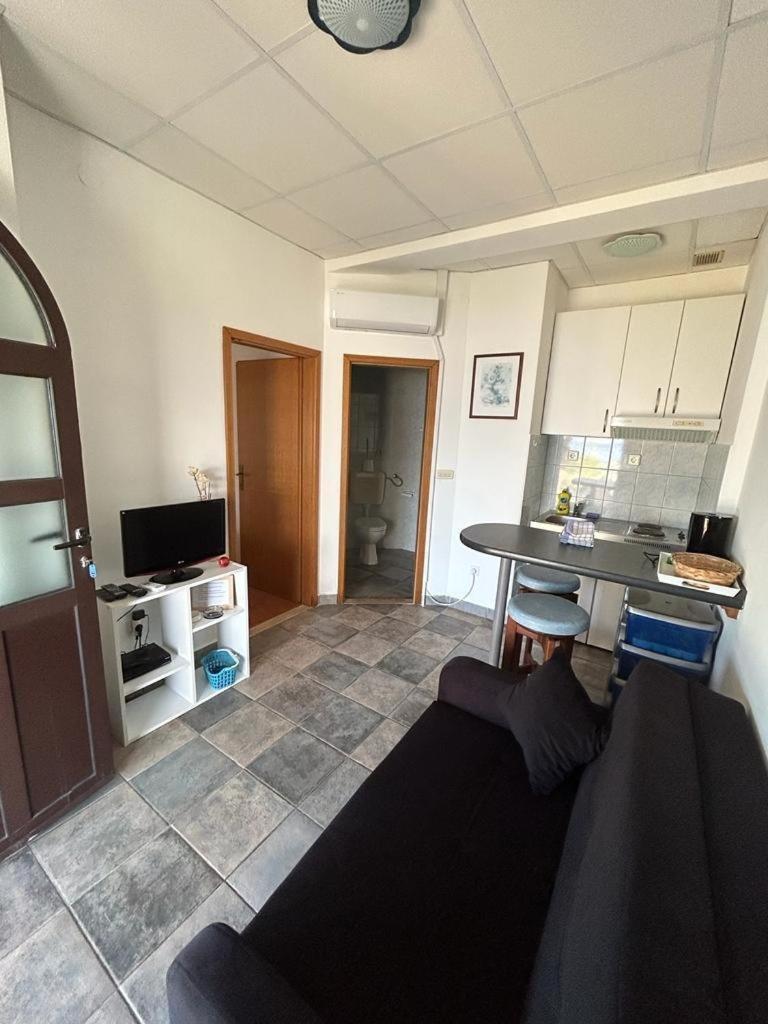 Apartments By The Sea Slatine, Ciovo - 1128 Zewnętrze zdjęcie